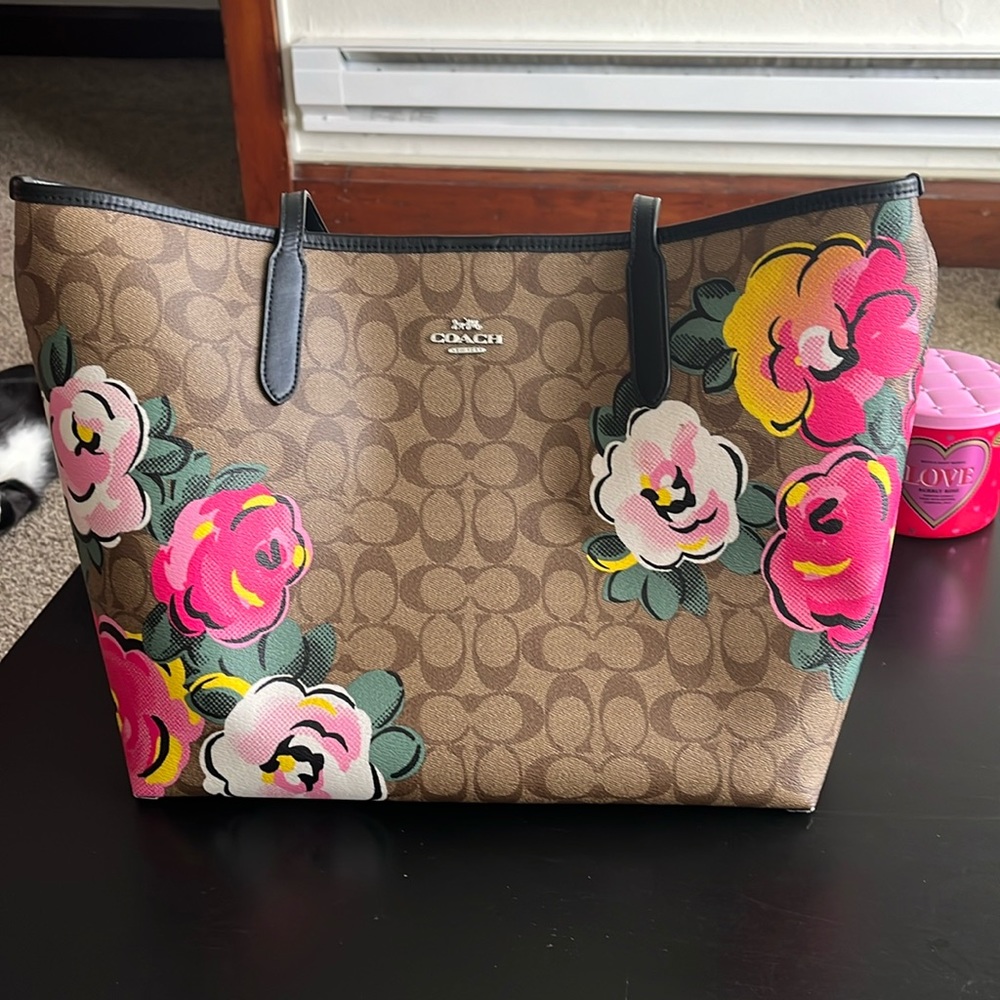 Coach Signature City Tote